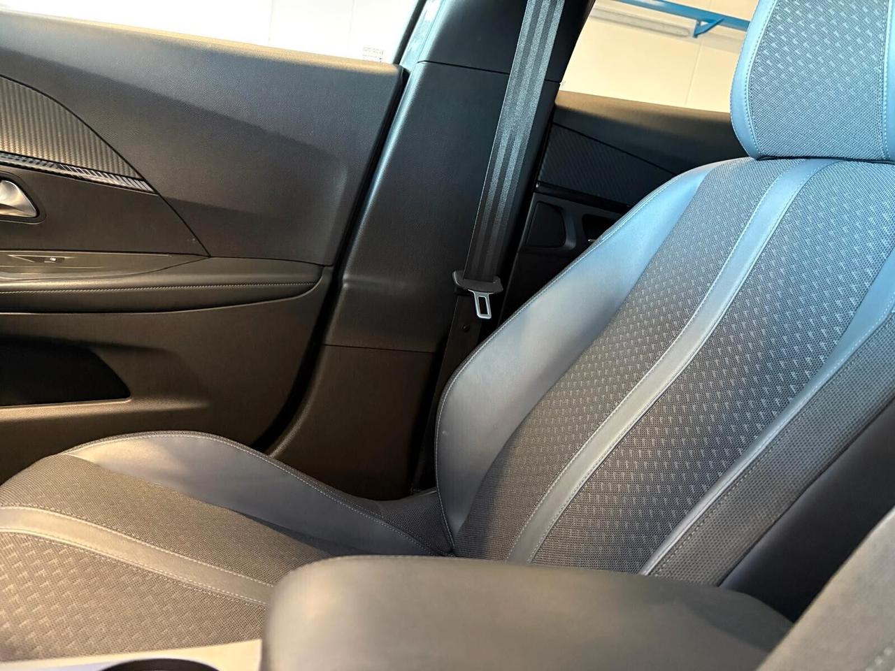 Peugeot 2008 ALLURE PACK PureTech 130 6mt