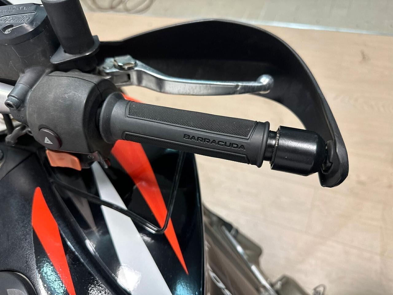 APRILIA DORSODURO 750 FACTORY 2011 DA 99€ AL MESE