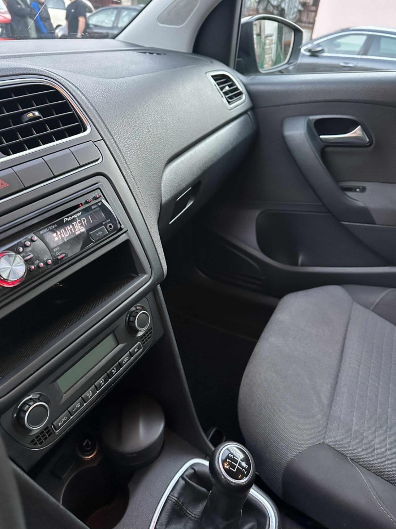 Volkswagen POLO 1.4 5P COMFORTLINE NEOPAT KMCERT