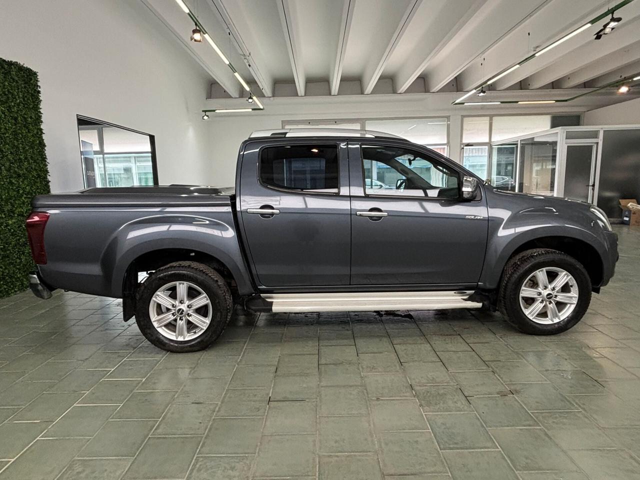 Isuzu D-Max 1.9 Crew Cab Solar 4WD A/C Aut.