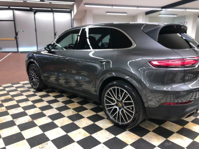 PORSCHE Cayenne 3.0 V6