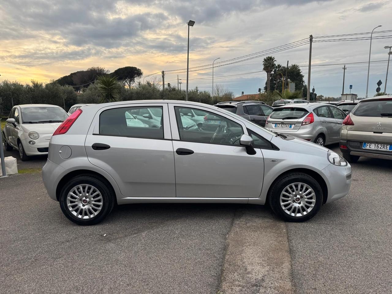 Fiat Punto 1.2 BENZ 5 PORTE KM 64000 - 2015