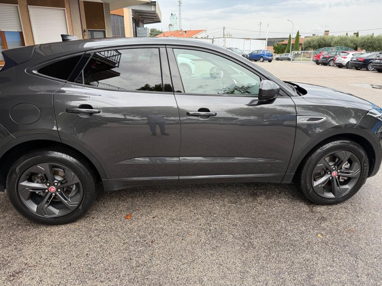 Jaguar E-Pace 2.0D I4 163 CV R-Dynamic SE