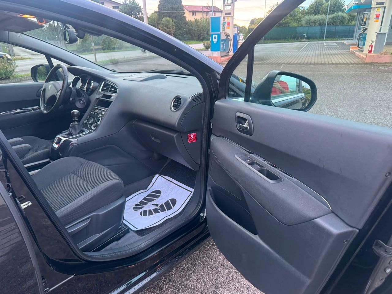 Peugeot 5008 1.6 Hdi 120 cv 7 Posti Accetto Permute
