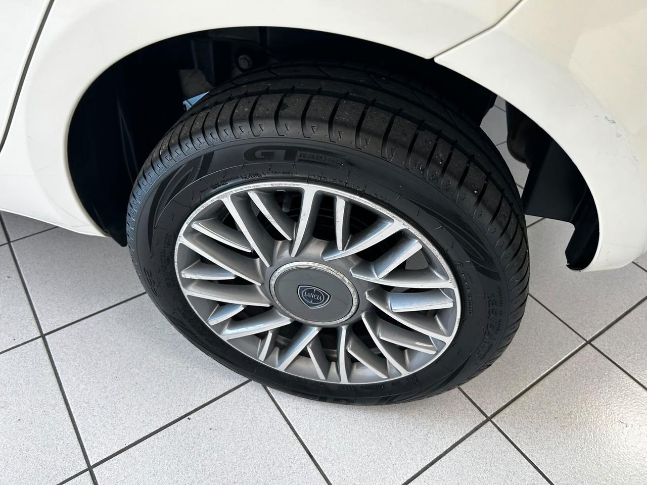 Lancia Y 0.9 TwinAir Metano 2013