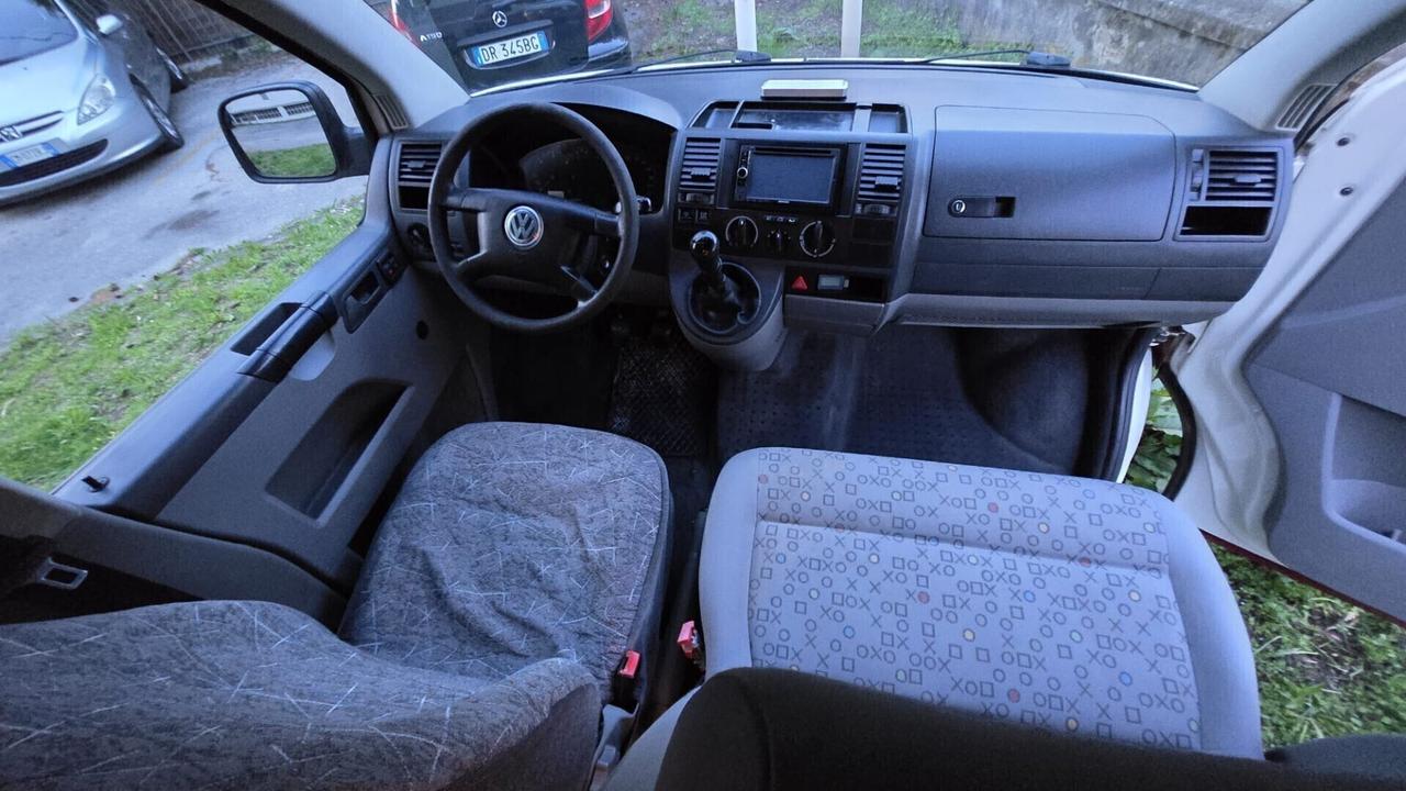 Volkswagen Transporter Caravelle 1.9 TDI/102CV PL