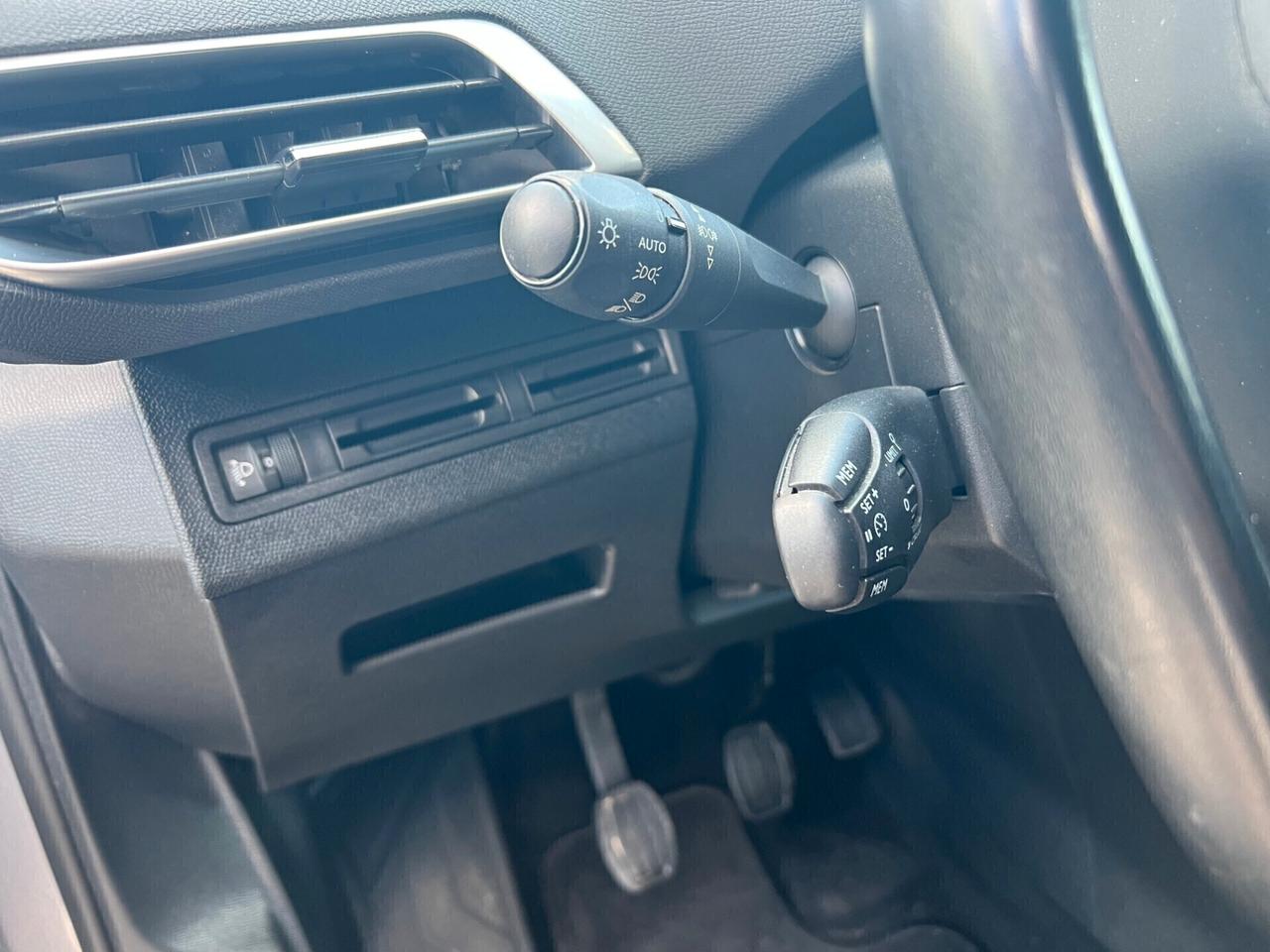 Peugeot 3008 BlueHDi 130 S&S Business