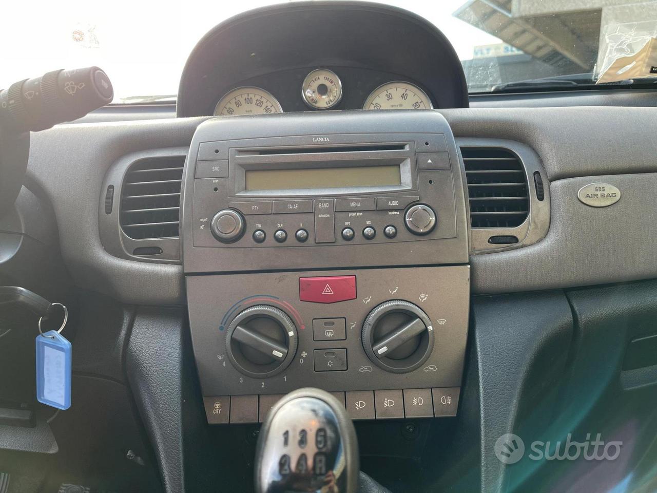 Lancia Ypsilon 3 Porte Ypsilon 1.2 16v Argento GPL