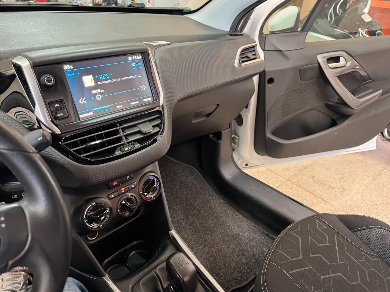 Peugeot 2008 PureTech 82 cv. Allure OK NEOPATENTATI