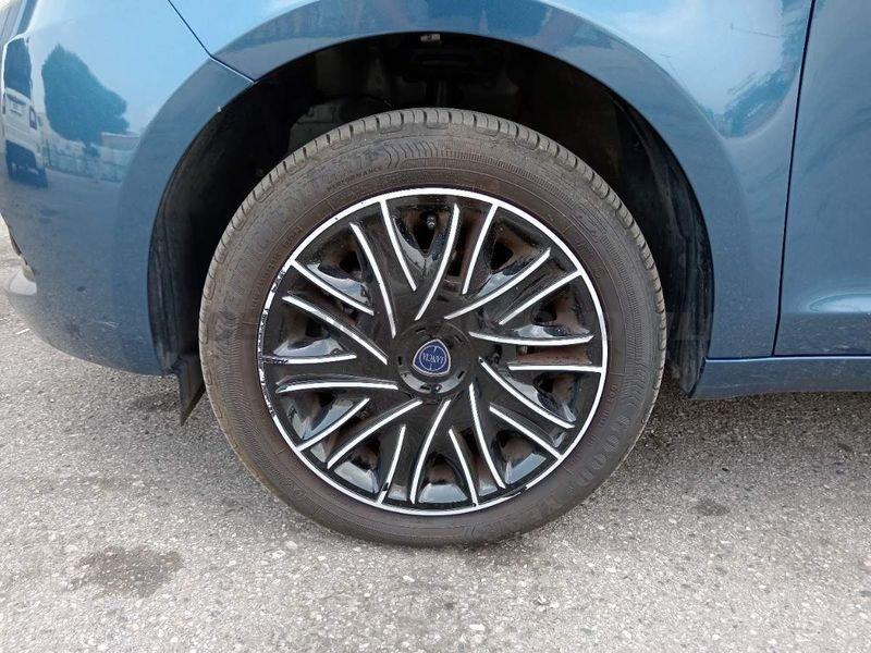Lancia Ypsilon Ypsilon 1.0 firefly hybrid Oro s&s 70cv