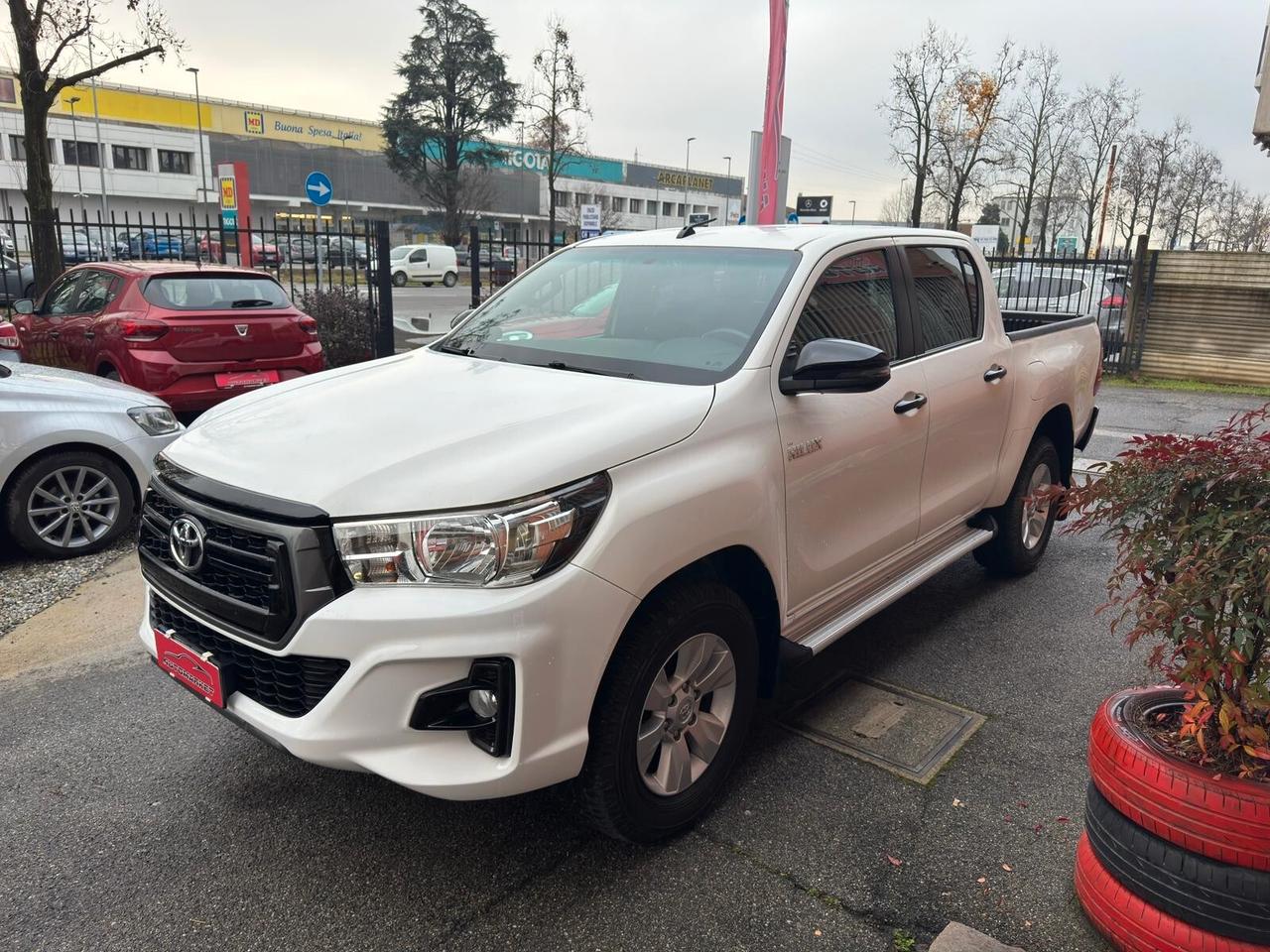 Toyota Hilux 2.4 D-4D A/T 4WD 4 porte Double Cab lounge