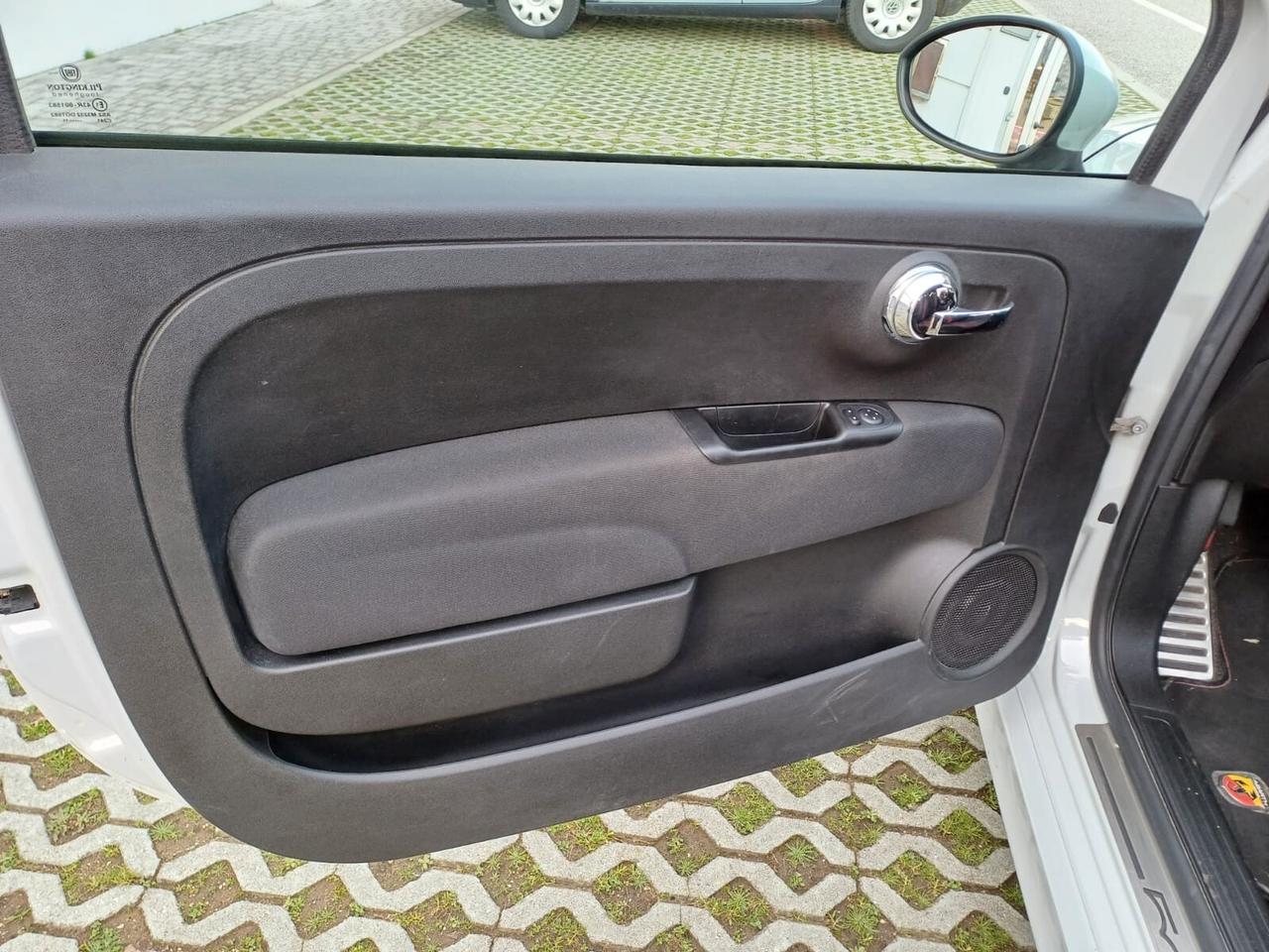 Abarth 500 1.4 Turbo T-Jet 135 cv