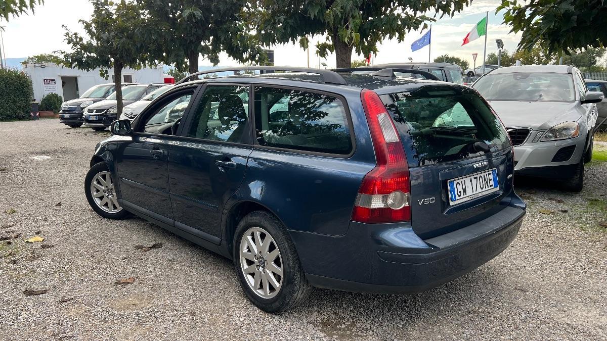 VOLVO - V50 2.0d Summum