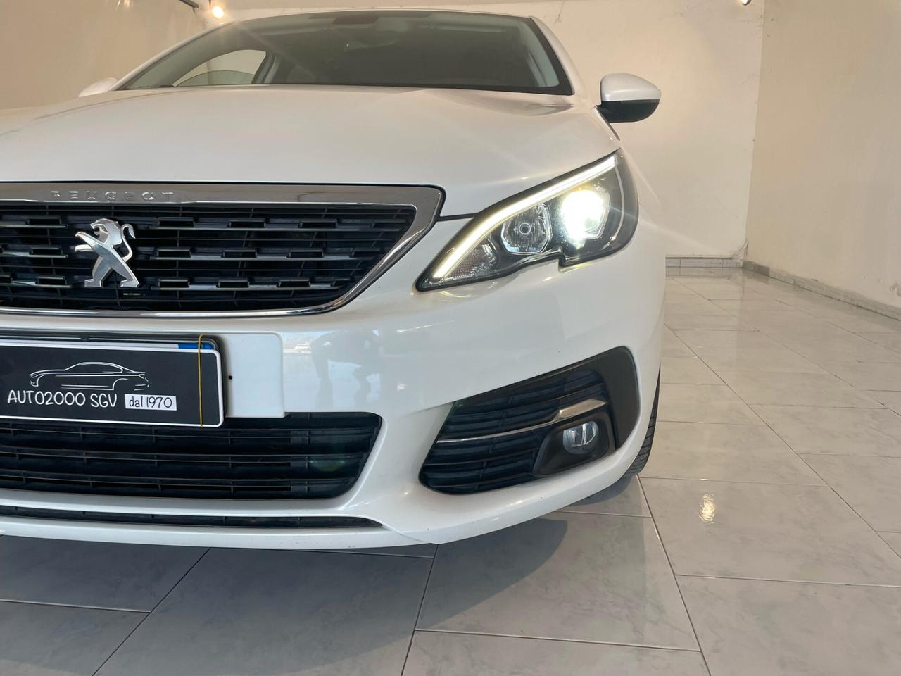Peugeot 308 BlueHDi 100CV NEOPATENTATI