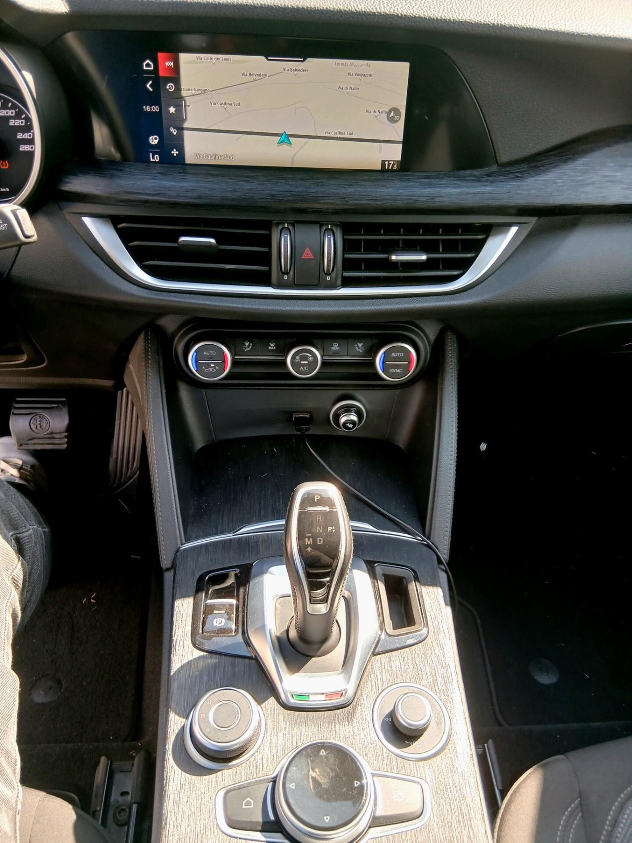 Alfa Romeo Stelvio 2.2 Turbodiesel 160 CV AT8 RWD
