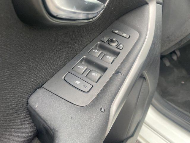 VOLVO V40 D2 1.6 DIESEL 115 CV Momentum