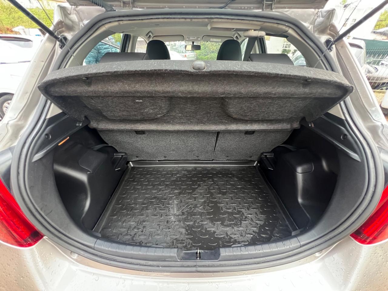 Toyota Yaris 1.0 5 porte