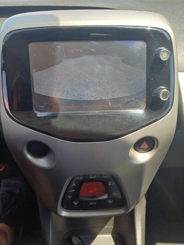 TOYOTA Aygo 1000 VVT-I X-PLAY 69CV 5PORTE NAVI PDC ITALIA