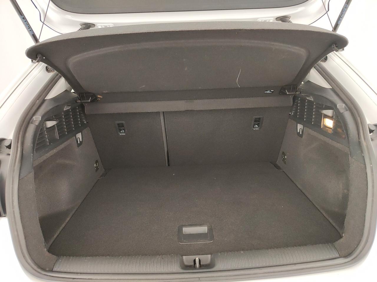Audi Q2 30 TDI Business