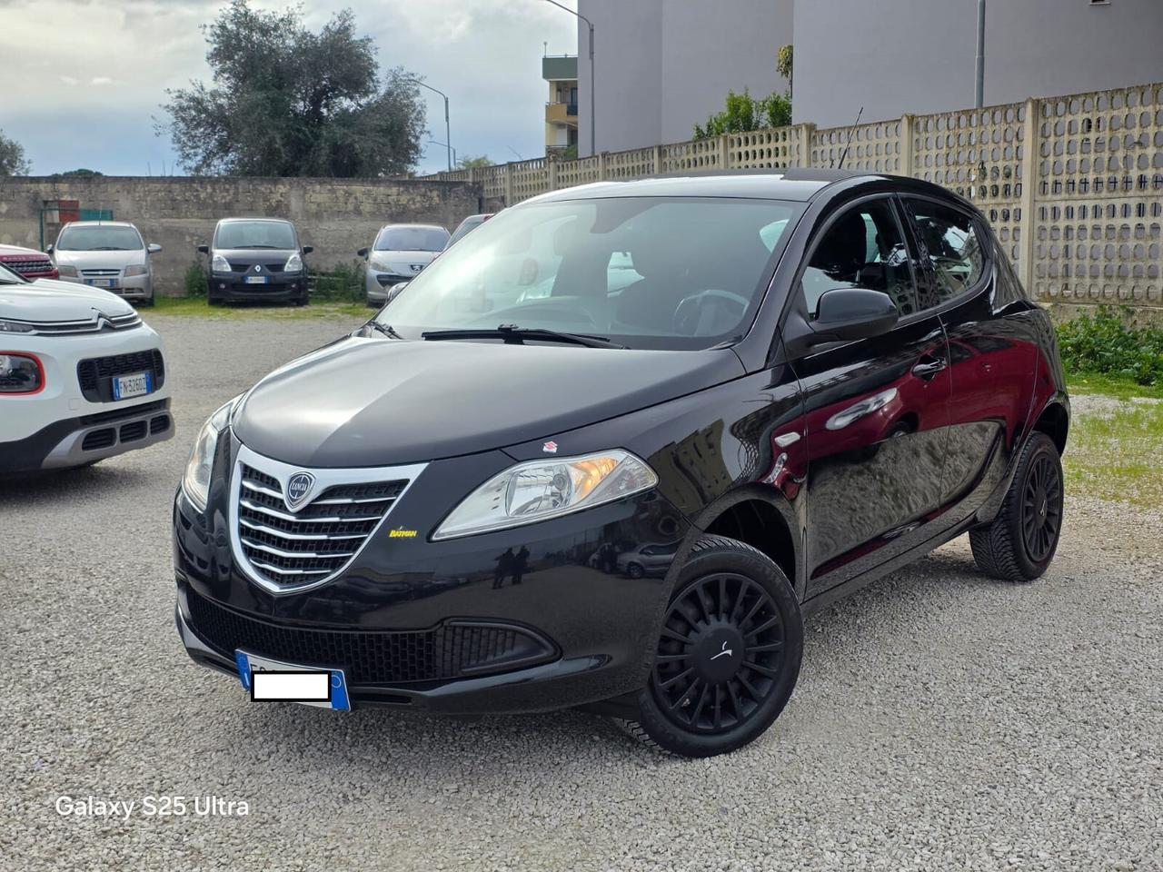 Lancia Ypsilon 0.9 TwinAir 85 CV 5 porte Metano Ecochic Elefantino