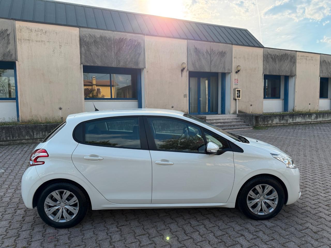 Peugeot 208 1.4 HDi Allure 36000 km!