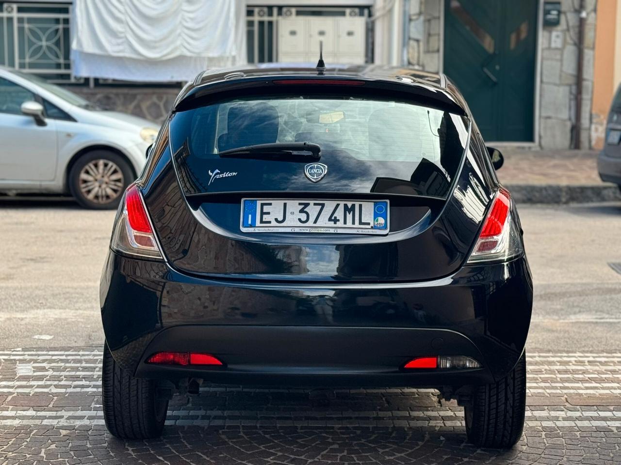 Lancia Ypsilon 0.9 TwinAir 85 CV 5 porte S&S Gold