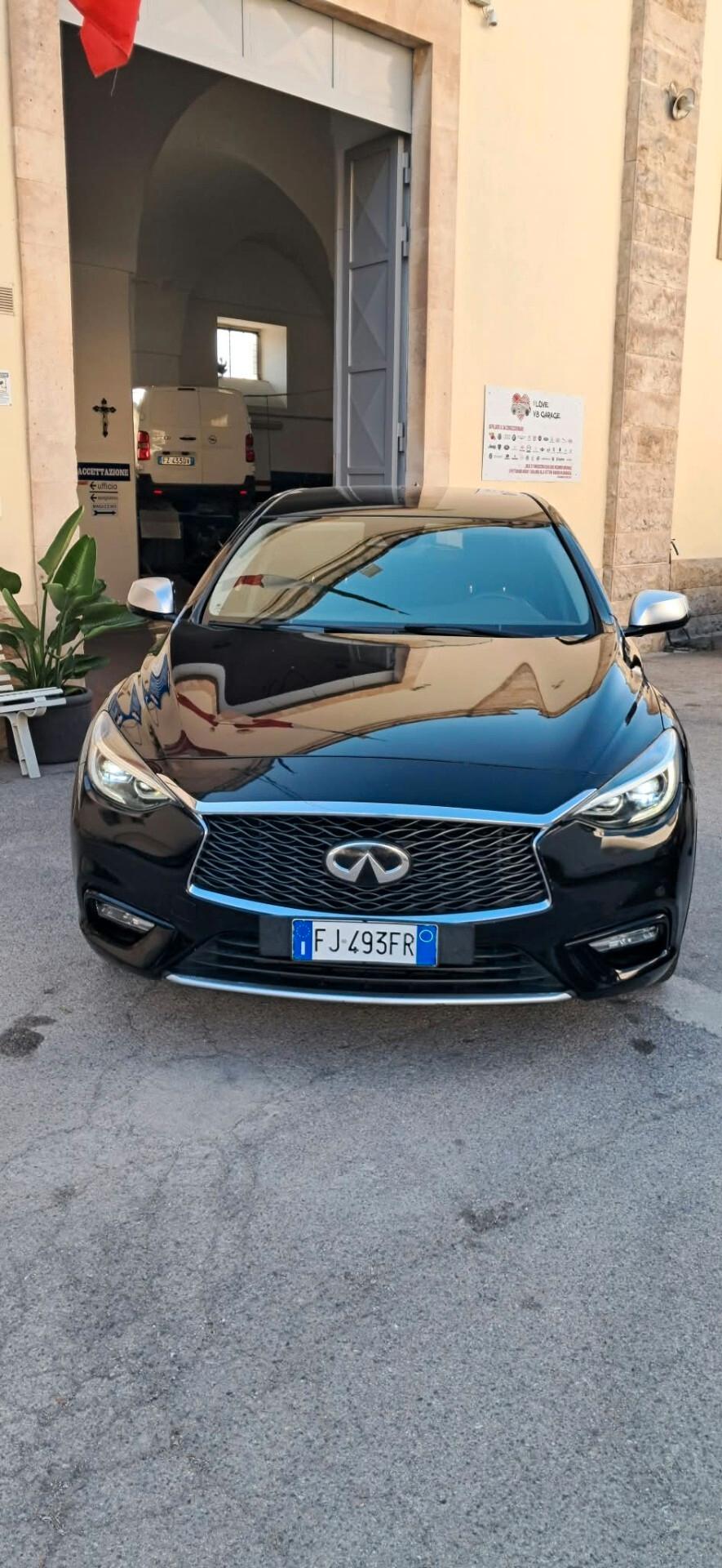 Infiniti Q30 1.5 diesel DCT Business Executive