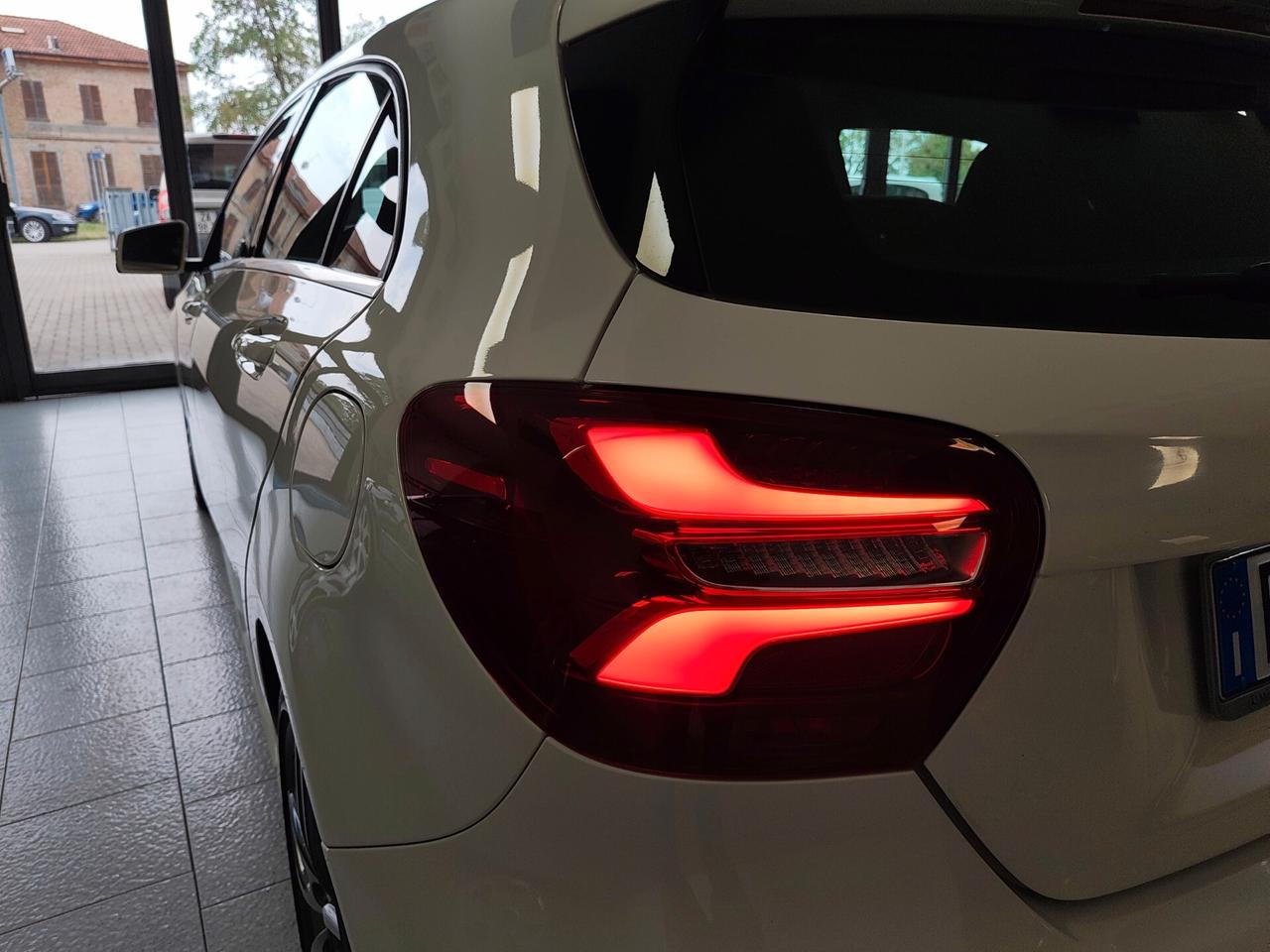 Mercedes-benz A180 Premium AMG NEOPATENTATI