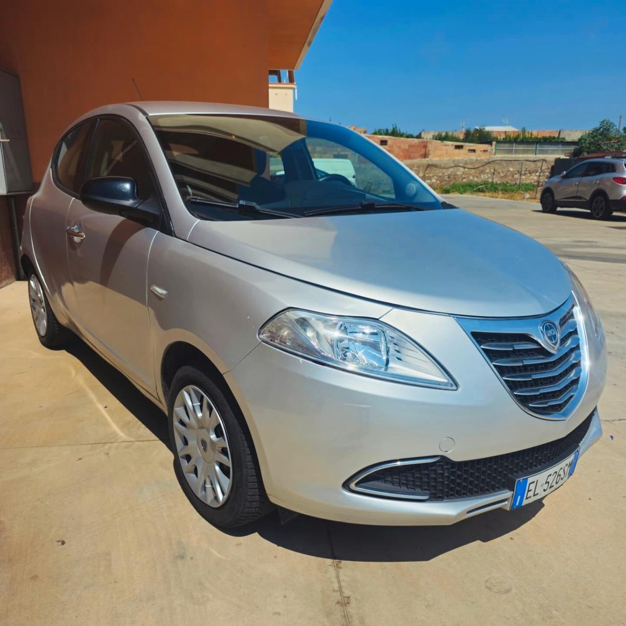 Lancia Ypsilon 1.2 69 CV 5 porte S&S Silver