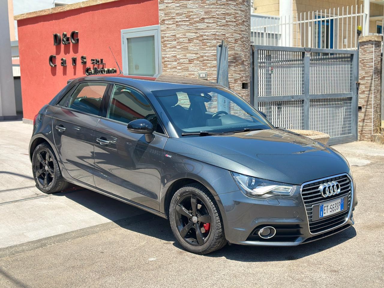 Audi A1 1.6 TDI S tronic line edition-2014/LED/NAVI/16”