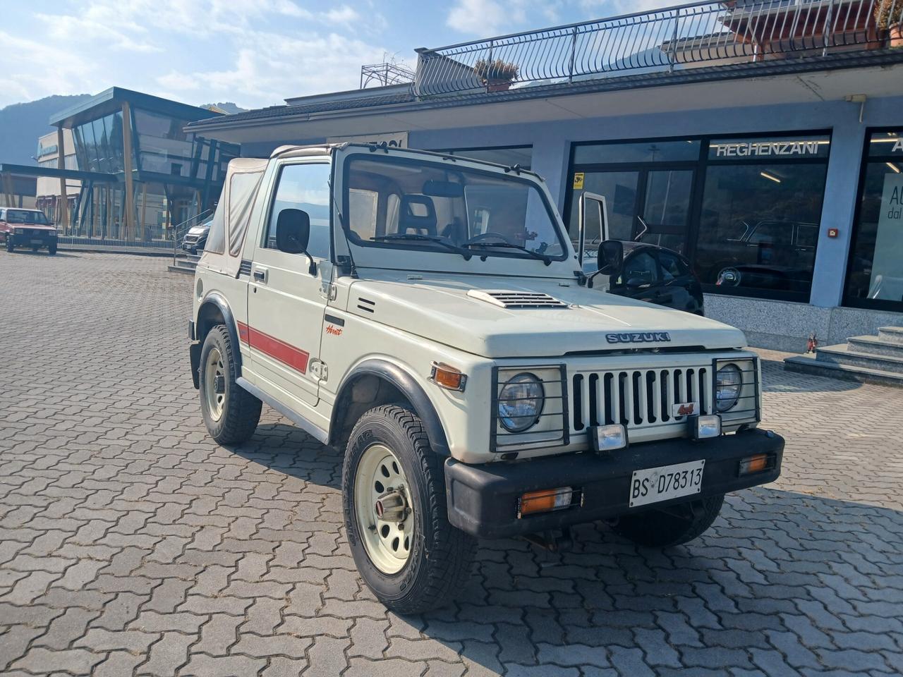 Suzuki SJ 410 SJ410 Cabriolet De Luxe