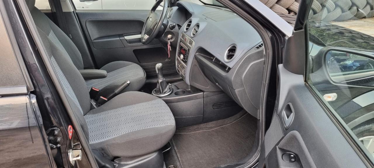 Ford Fusion 1.4 16V 5p. Titanium