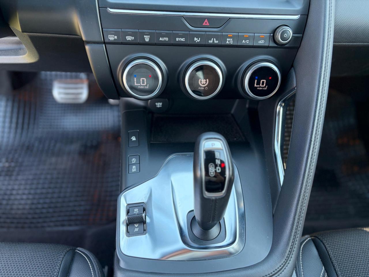 Jaguar E-Pace 2.0D 150 CV AWD aut. R-Dynamic HSE