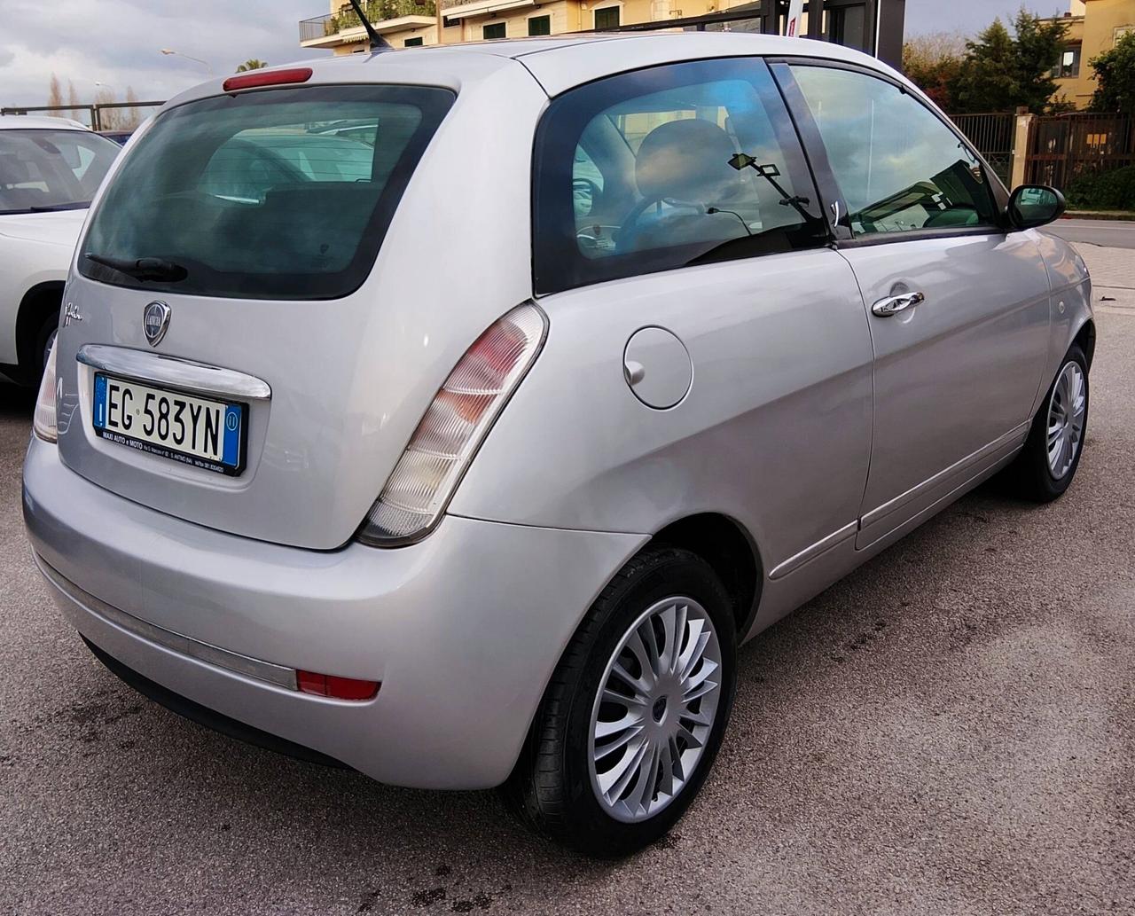 Lancia Ypsilon 1.2 Argento