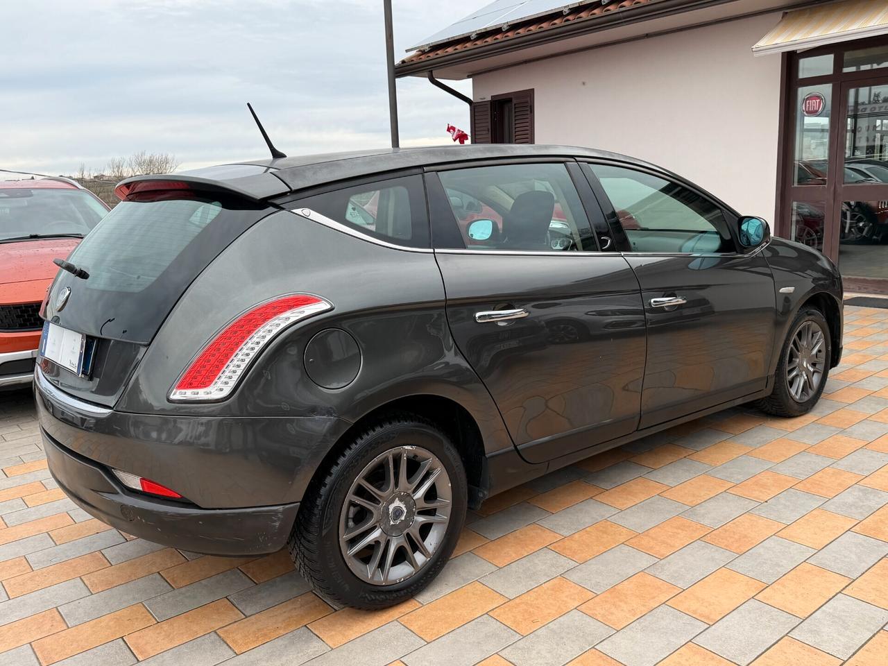 Lancia Delta 1.4 T JET 120 cv. ARGENTO (Impianto GPL)