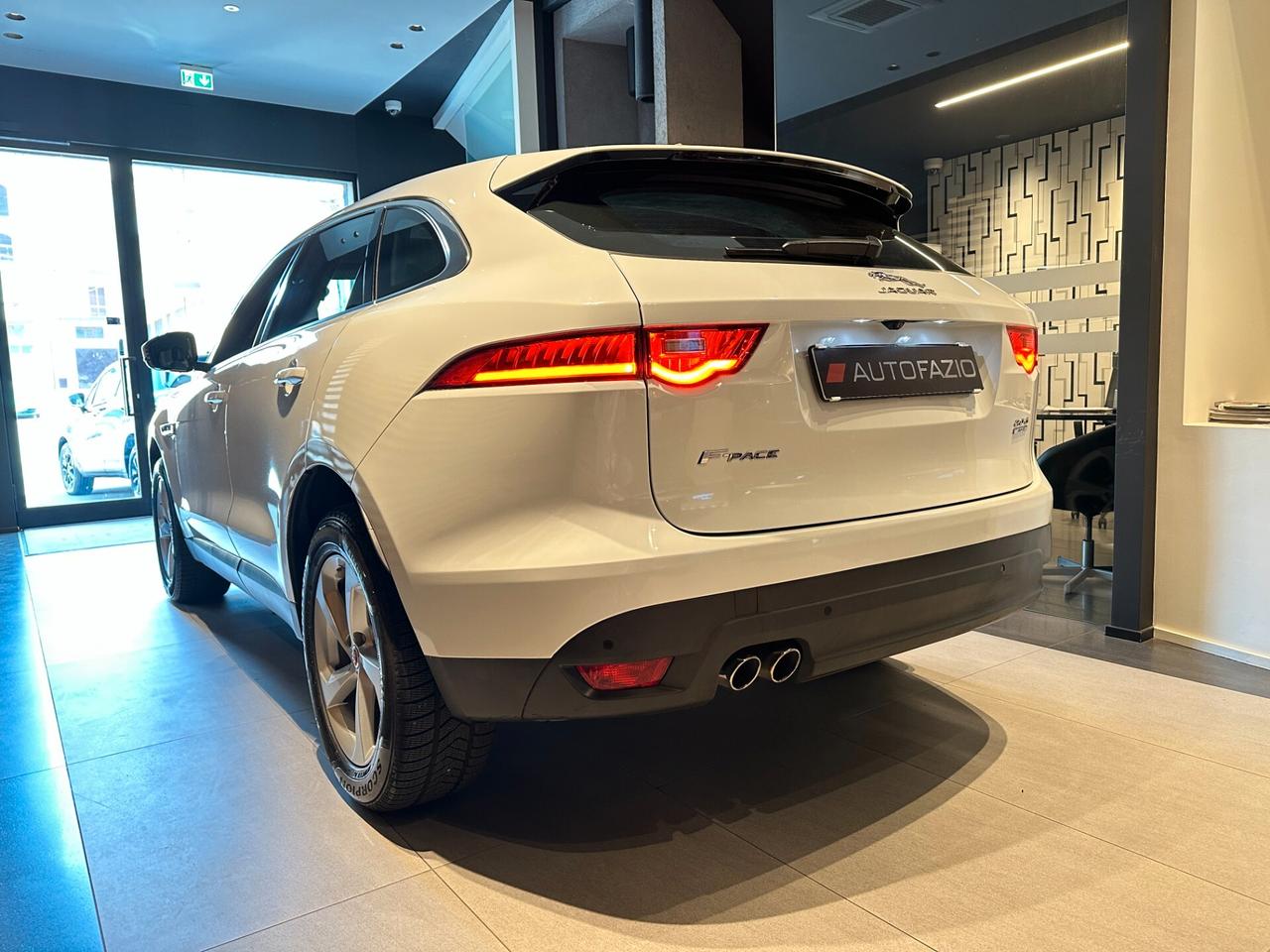 Jaguar F-Pace 2.0 D 180 CV AWD aut. Prestige