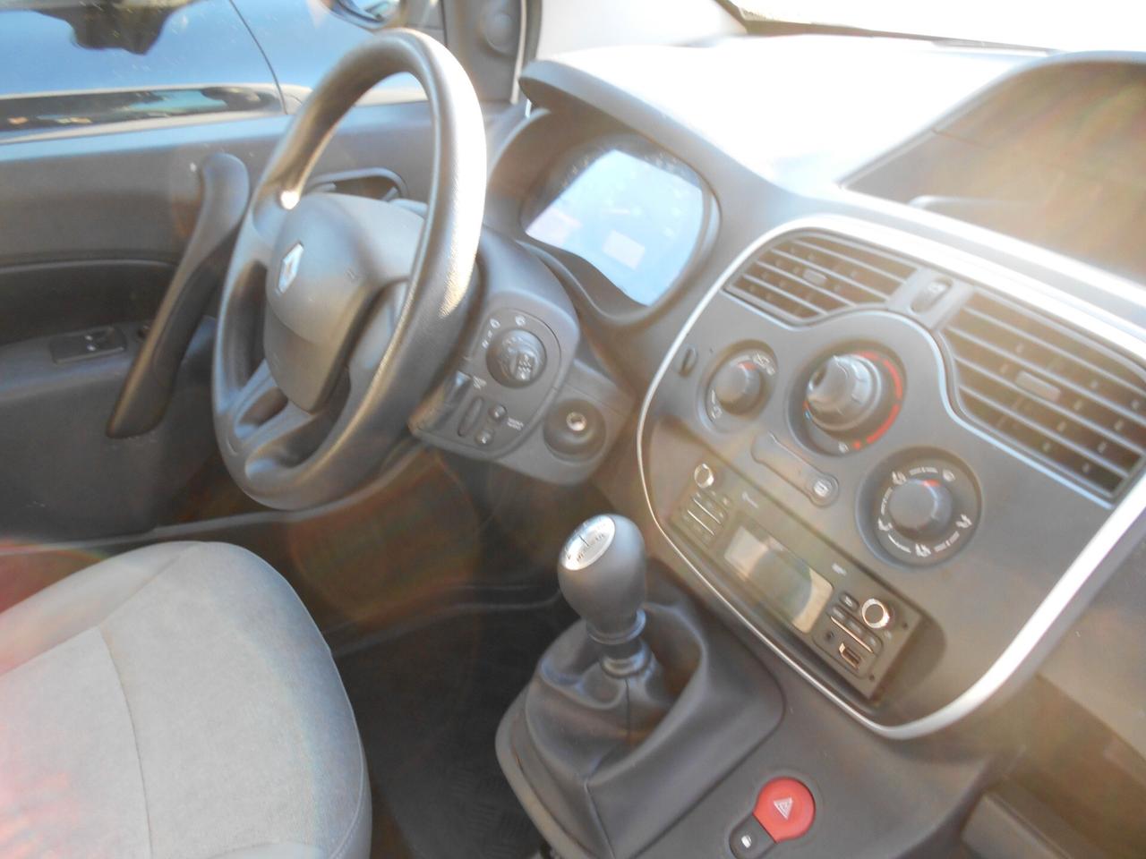 Renault Kangoo MAXI 1.5 DCI 95 CV