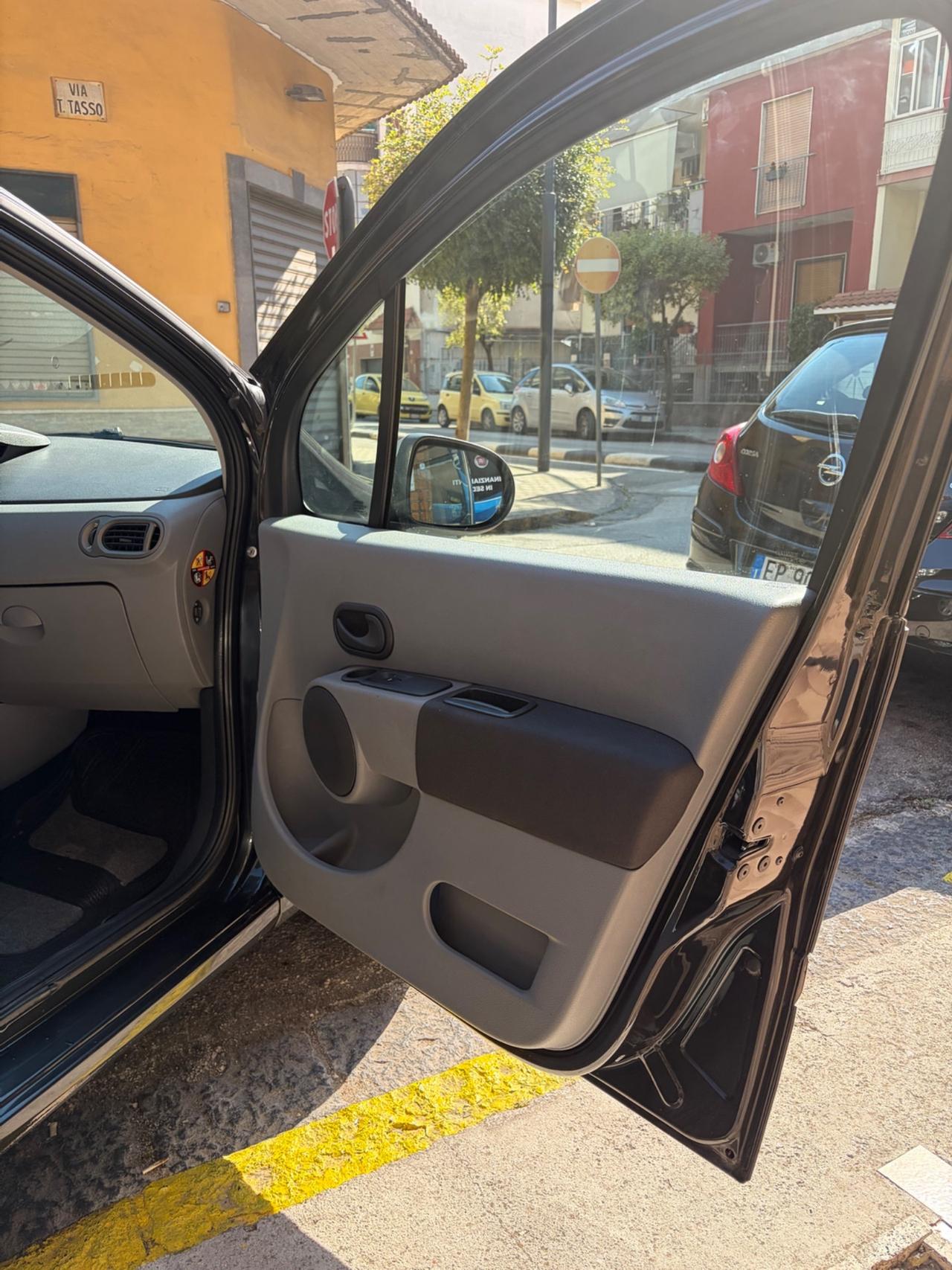 Renault Modus 1.5 dCi 85CV Dynamique