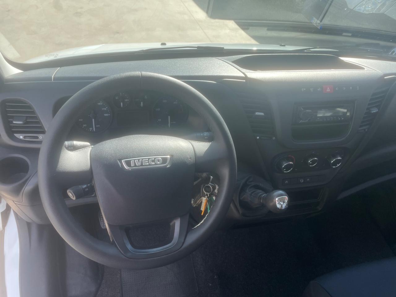 Iveco daily 35c12 7 posti cassone fisso