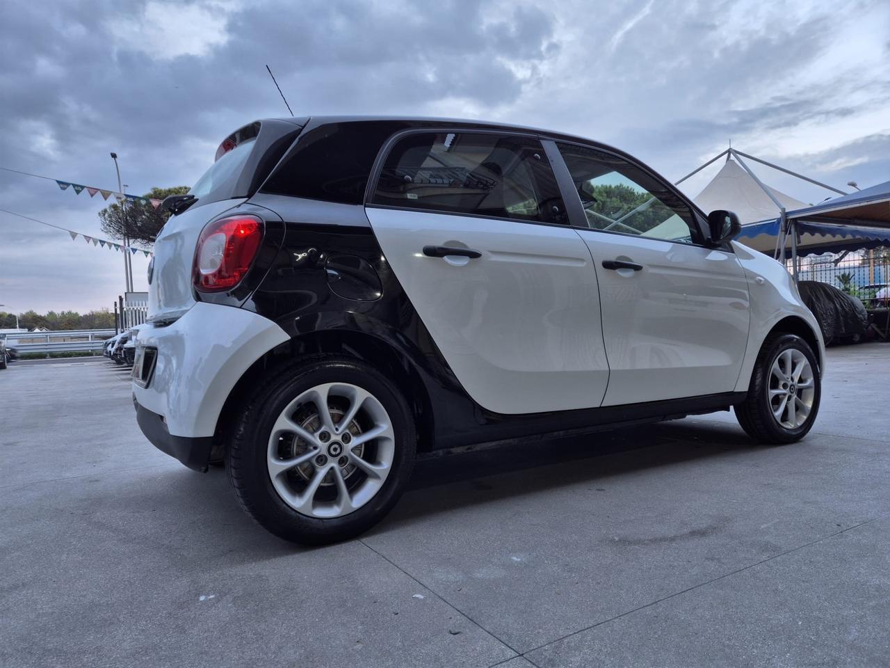 Smart ForFour 1.0 benz 70cv 2019 x neopatentati