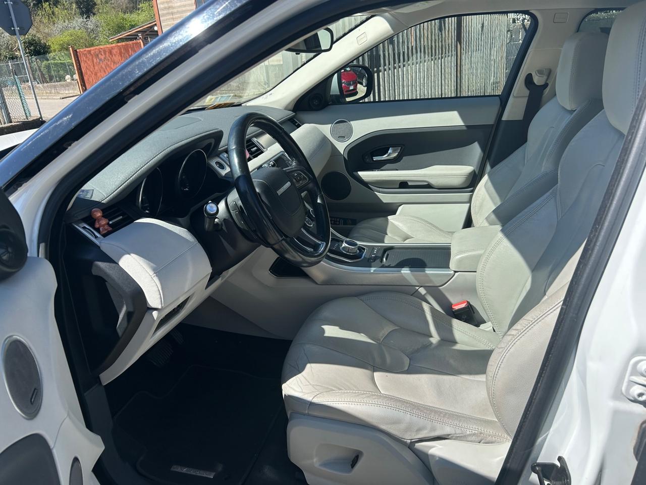 Land Rover Range Evoque 2.2 TD4 5p. Prestige