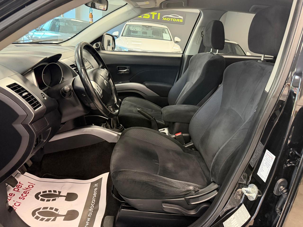 Mitsubishi Outlander 2.0 DI-D Instyle 7 p.ti DPF