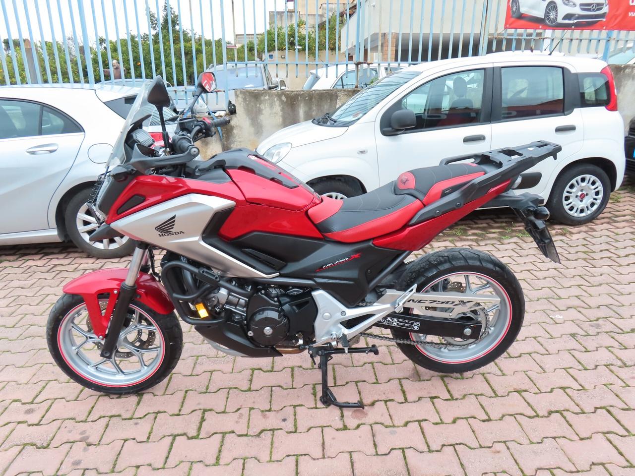 Honda NC 750X FULL 15.000 KM PARI AL NUOVO