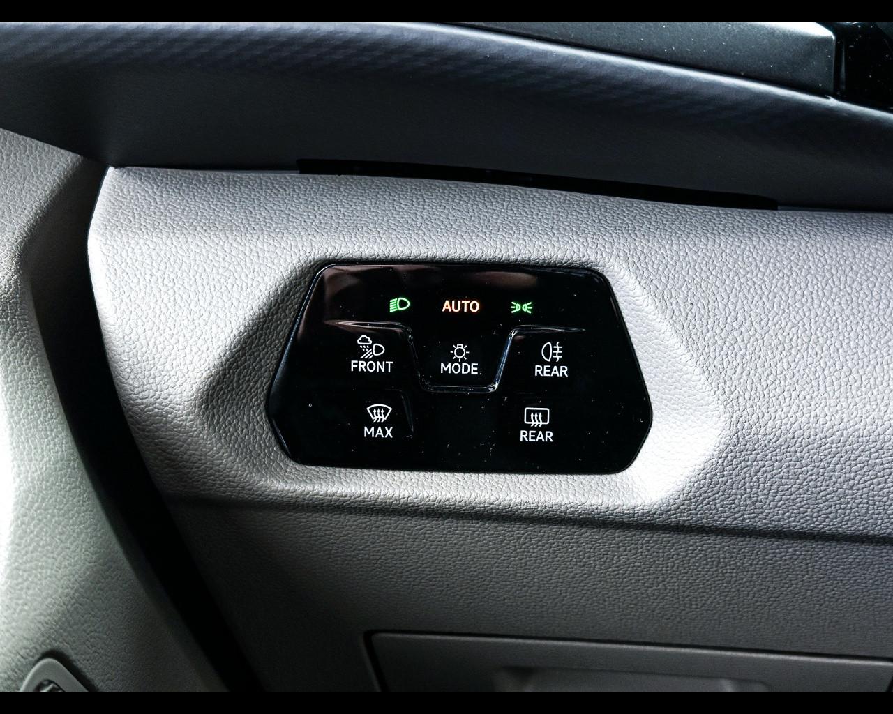 VOLKSWAGEN Multivan 7ª '21-> - Multivan 1.5 PHEV DSG 4Motion Space