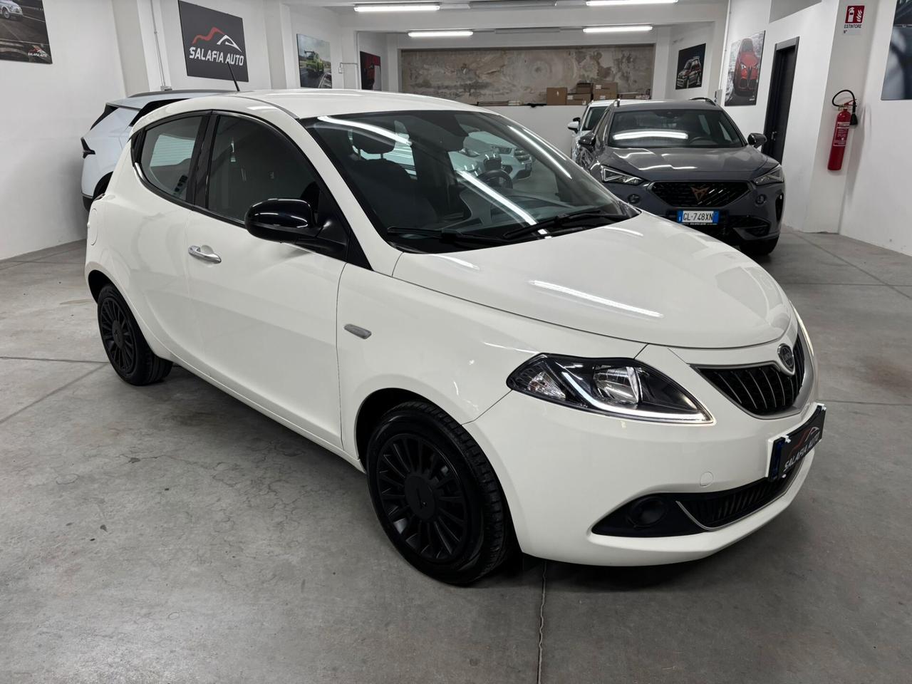 Lancia Ypsilon 1.0 FireFly 5 porte S&S Hybrid Silver Plus