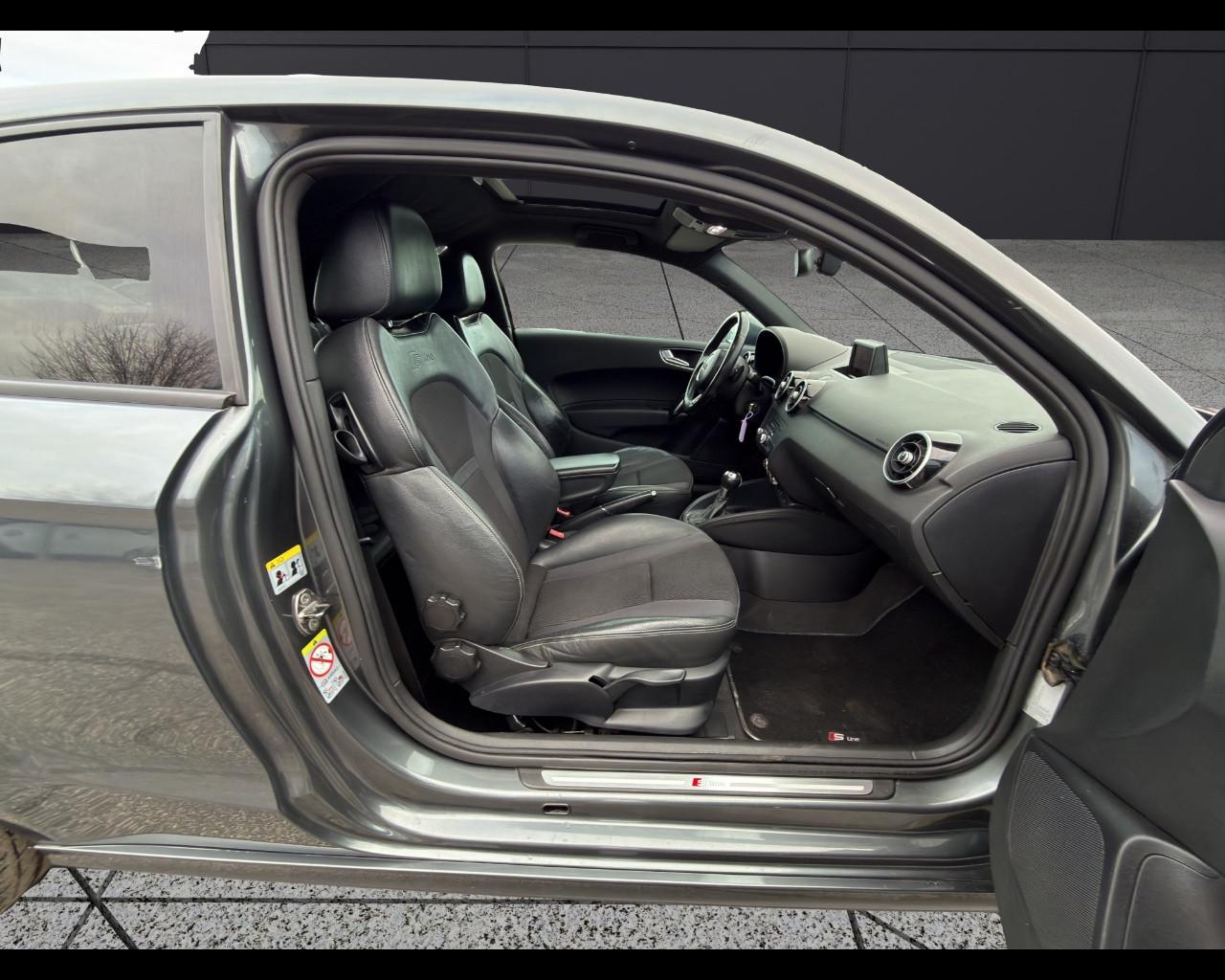 AUDI A1 1.4 TFSI S tronic Ambition S-LINE INTERNI!