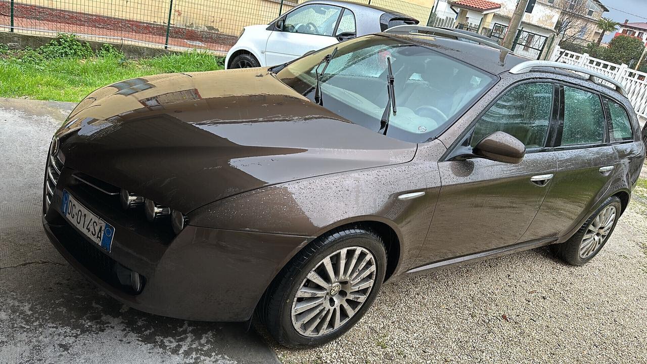 Alfa Romeo 159 2.4 JTDm 20V Sportwagon Exclusive Q-Tronic