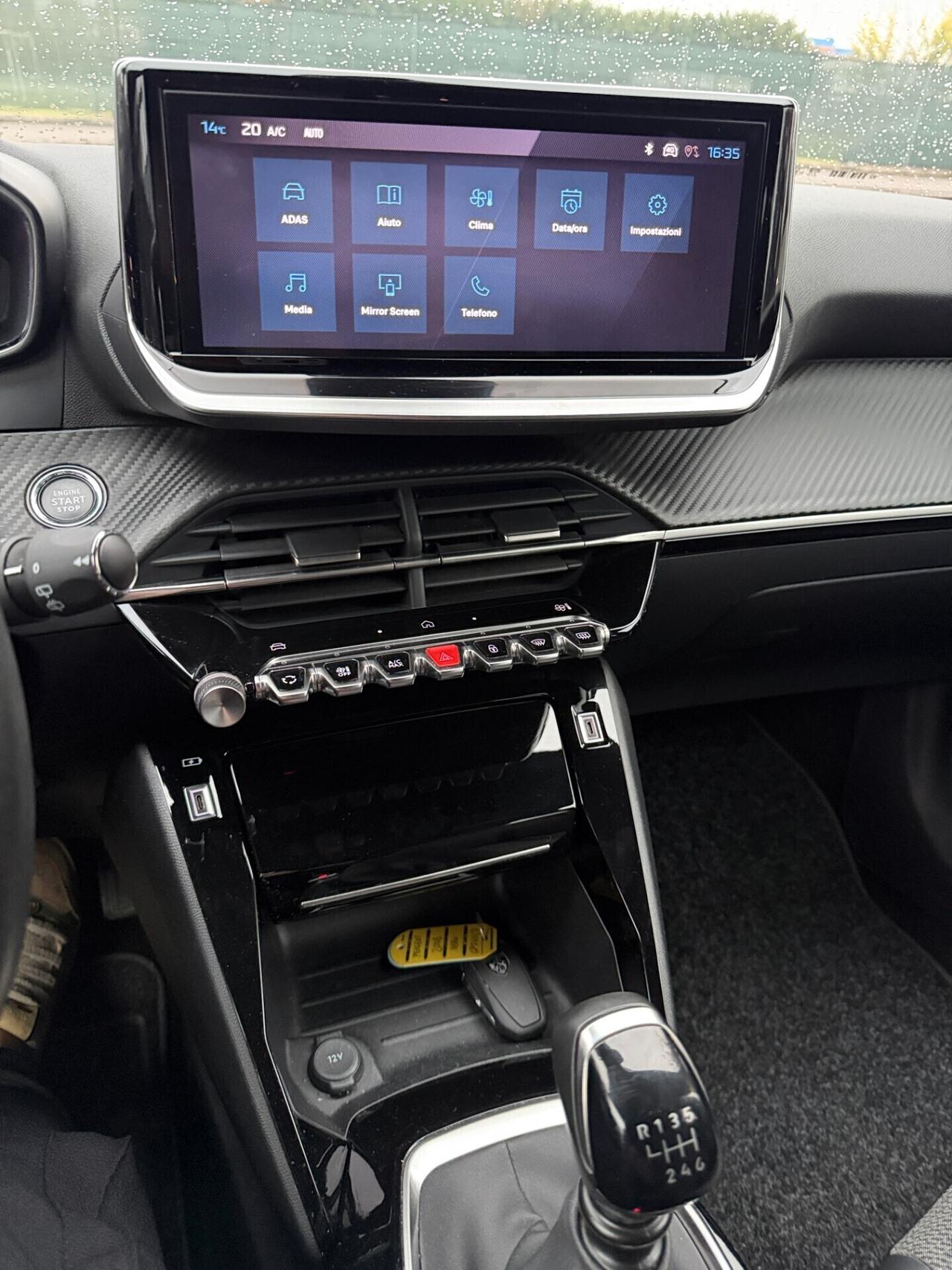 Peugeot 2008 PureTech 100 S&S Allure Black Edition