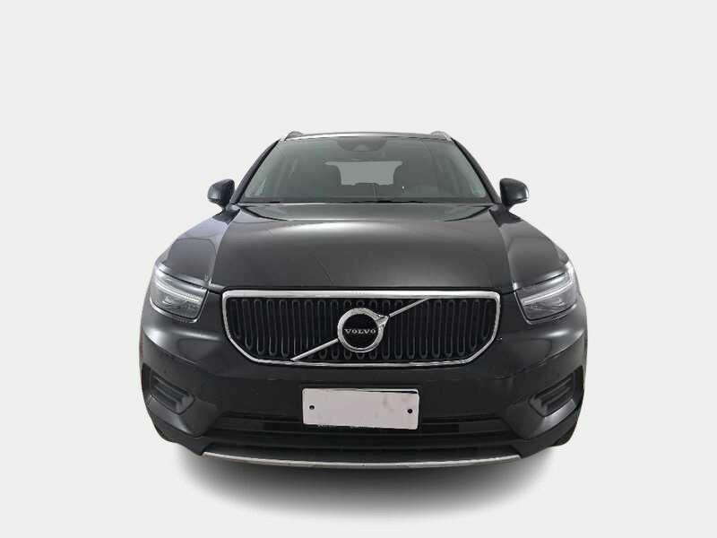 VOLVO XC40 B4 AWD automatico Momentum Pro