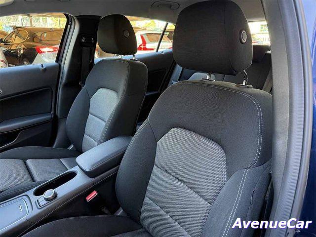 MERCEDES-BENZ GLA 180 d SPORT TELECAMERA NAVIGATORE SEDILI SPORTIVI